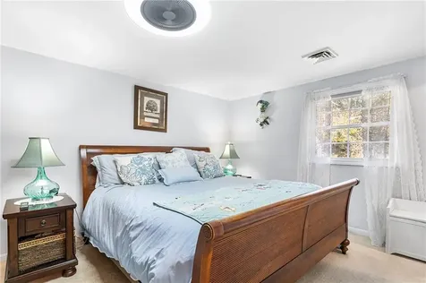 5 Leland Point Drive Portsmouth RI 02871