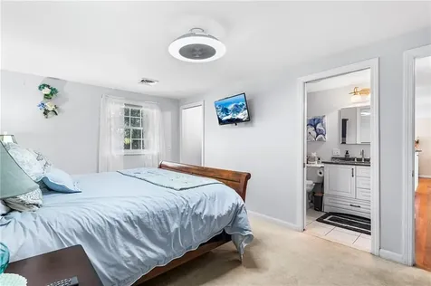 5 Leland Point Drive Portsmouth RI 02871