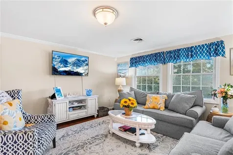 5 Leland Point Drive Portsmouth RI 02871