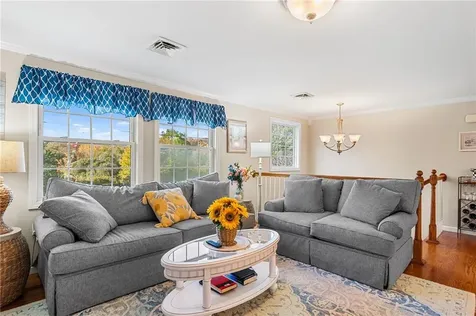 5 Leland Point Drive Portsmouth RI 02871