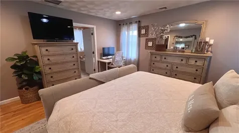 41 Follett Street East Providence RI 02914