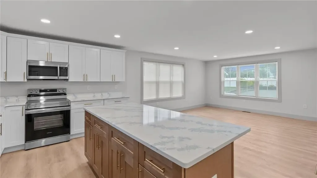 37 Hurdis Street North Providence RI 02904