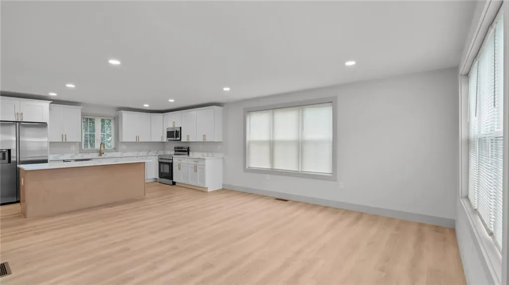 37 Hurdis Street North Providence RI 02904