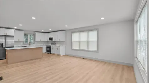 37 Hurdis Street North Providence RI 02904