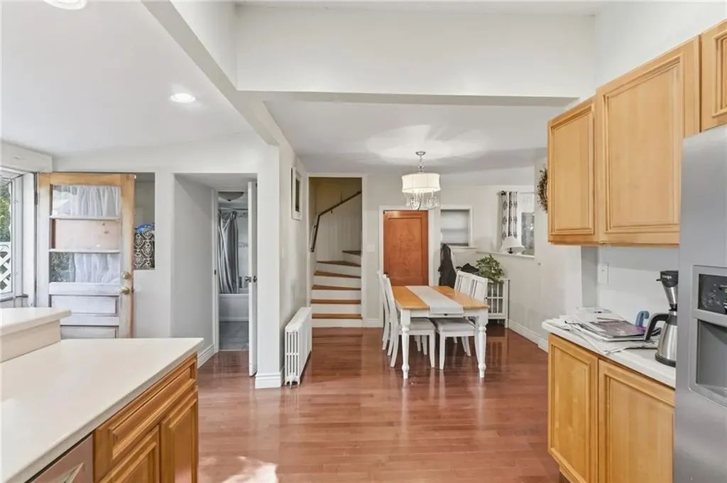 39 Hilton Street Tiverton RI 02878