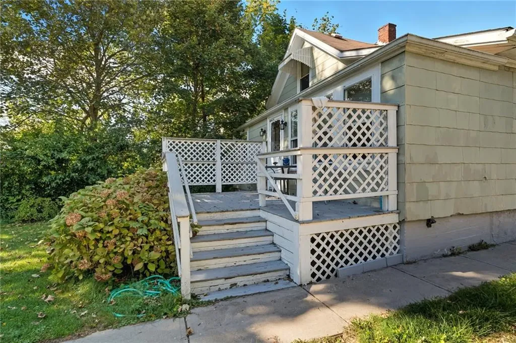 39 Hilton Street Tiverton RI 02878