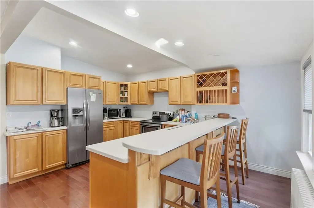 39 Hilton Street Tiverton RI 02878