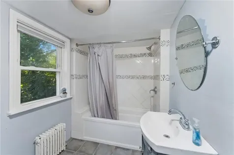 39 Hilton Street Tiverton RI 02878