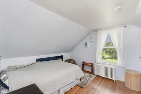 39 Hilton Street Tiverton RI 02878