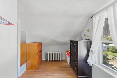 39 Hilton Street Tiverton RI 02878