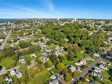 39 Hilton Street Tiverton RI 02878