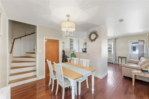 39 Hilton Street Tiverton RI 02878