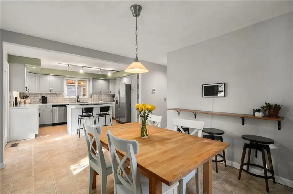 140 Concord Avenue Cranston RI 02910