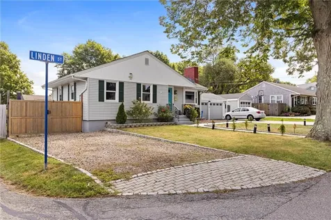 67 Linden Street Middletown RI 02842
