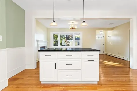 67 Linden Street Middletown RI 02842