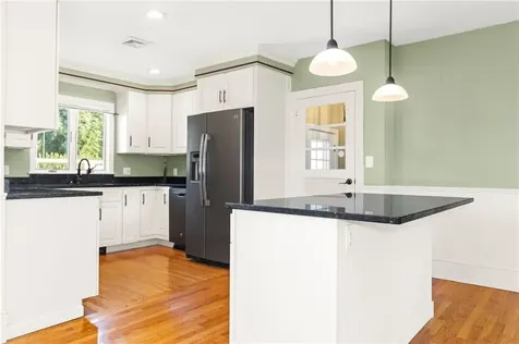 67 Linden Street Middletown RI 02842