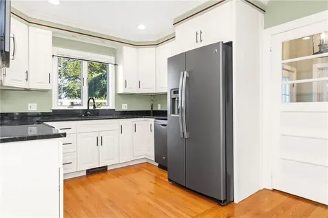 67 Linden Street Middletown RI 02842