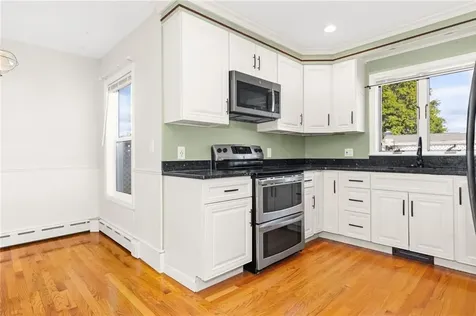 67 Linden Street Middletown RI 02842