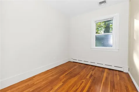 67 Linden Street Middletown RI 02842