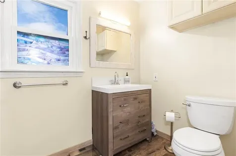 67 Linden Street Middletown RI 02842