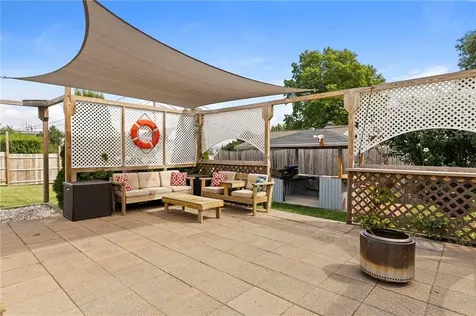 67 Linden Street Middletown RI 02842