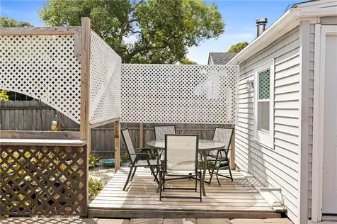 67 Linden Street Middletown RI 02842