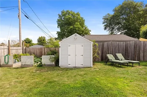 67 Linden Street Middletown RI 02842