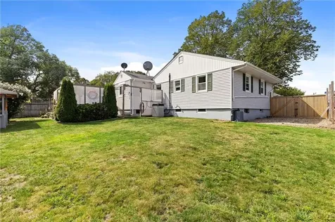 67 Linden Street Middletown RI 02842