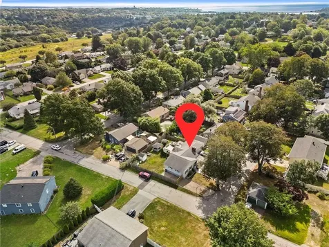 67 Linden Street Middletown RI 02842