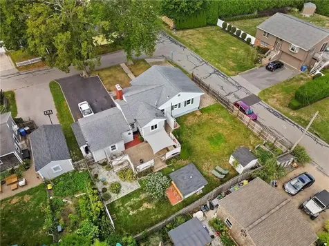 67 Linden Street Middletown RI 02842