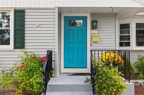67 Linden Street Middletown RI 02842