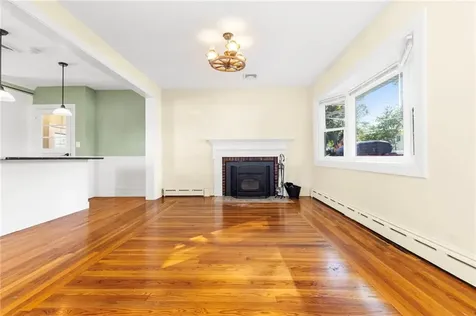 67 Linden Street Middletown RI 02842