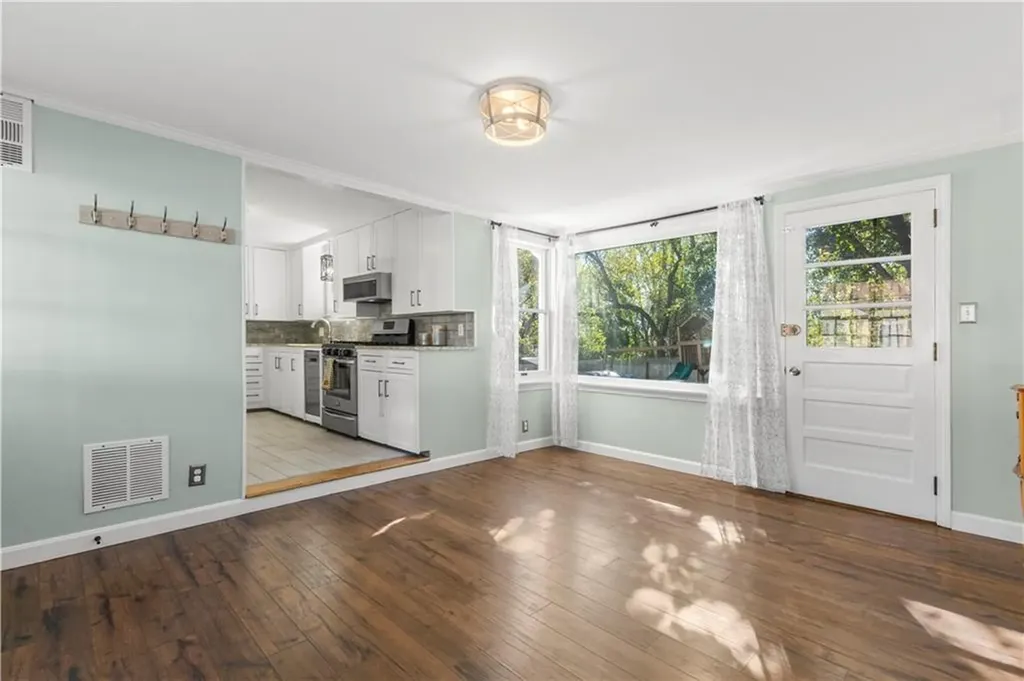 59 Merritt Road East Providence RI 02915