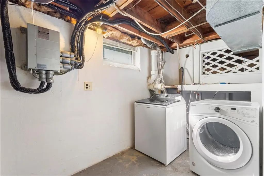 59 Merritt Road East Providence RI 02915