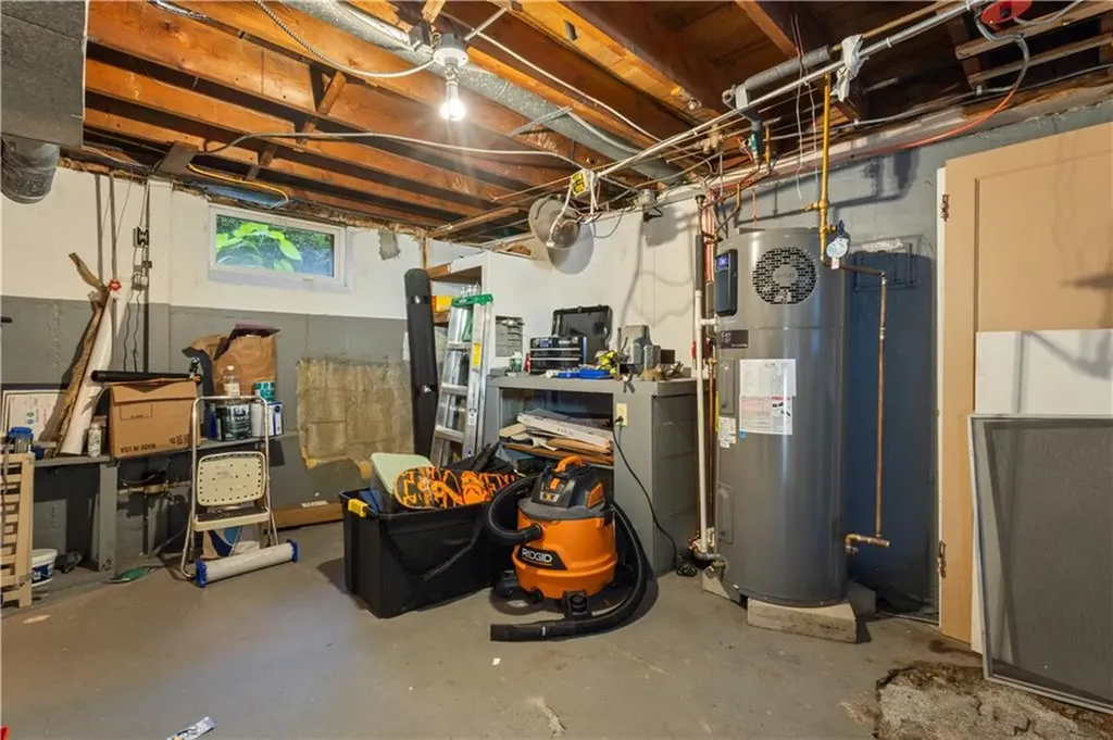 59 Merritt Road East Providence RI 02915