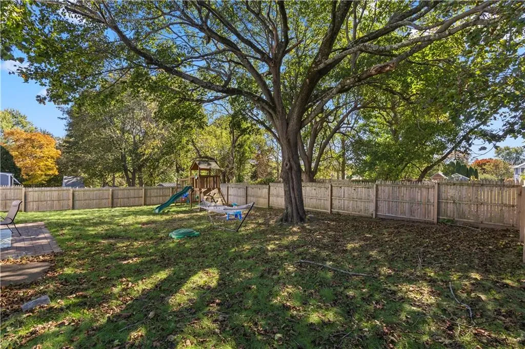 59 Merritt Road East Providence RI 02915