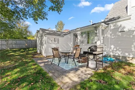 59 Merritt Road East Providence RI 02915