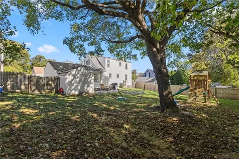 59 Merritt Road East Providence RI 02915