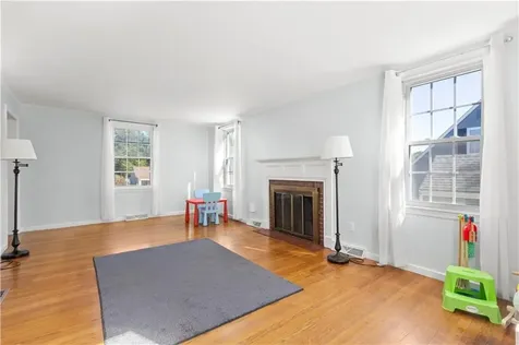 59 Merritt Road East Providence RI 02915