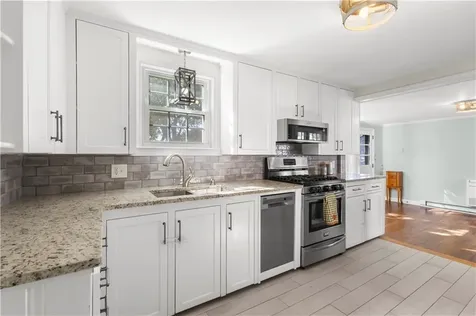 59 Merritt Road East Providence RI 02915