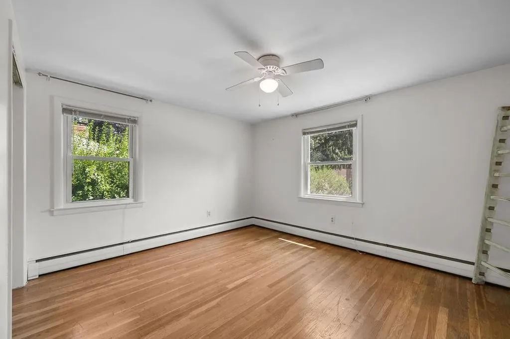 185 Brentwood Avenue Warwick RI 02886