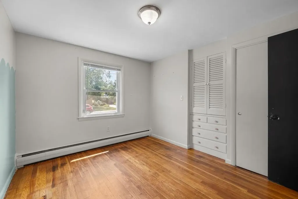 185 Brentwood Avenue Warwick RI 02886