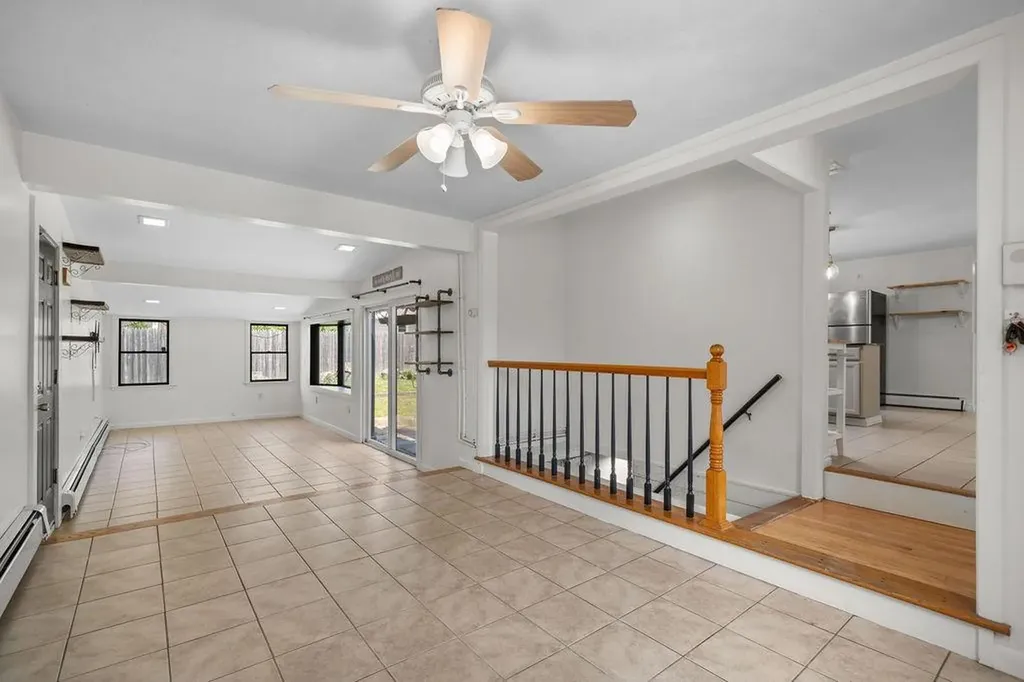 185 Brentwood Avenue Warwick RI 02886