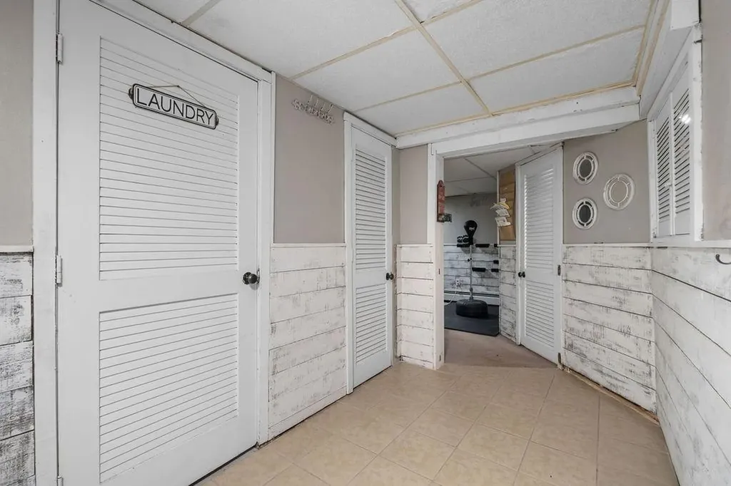 185 Brentwood Avenue Warwick RI 02886