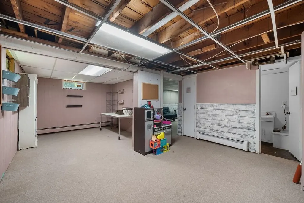 185 Brentwood Avenue Warwick RI 02886