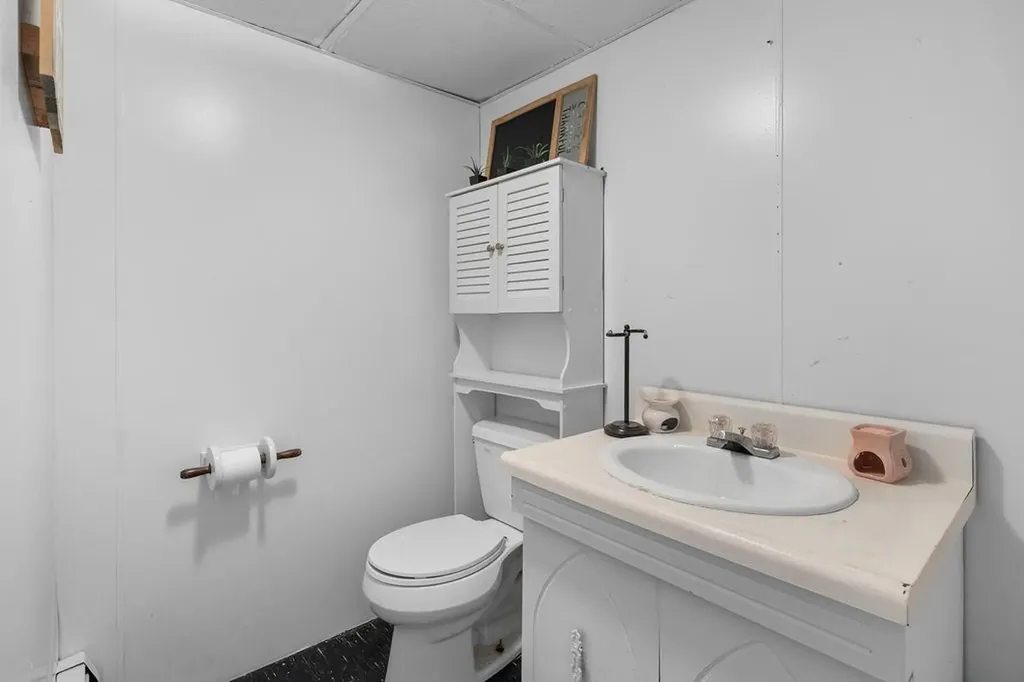 185 Brentwood Avenue Warwick RI 02886