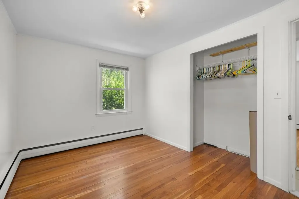 185 Brentwood Avenue Warwick RI 02886