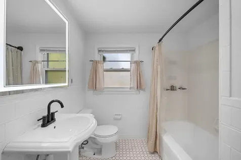 185 Brentwood Avenue Warwick RI 02886