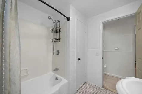 185 Brentwood Avenue Warwick RI 02886