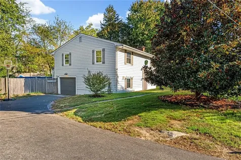 10 Highland Road North Kingstown RI 02874